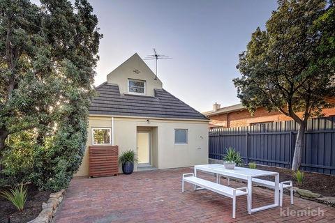 The Beach House @ Grange - Accommodation Bookings 9