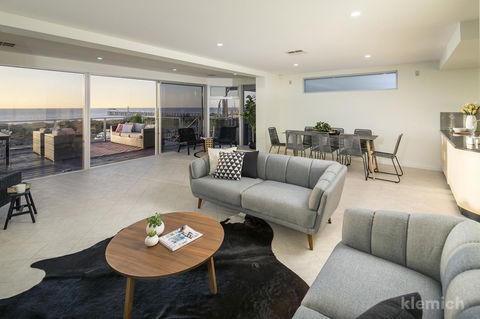 The Beach House @ Grange - Accommodation Bookings 4