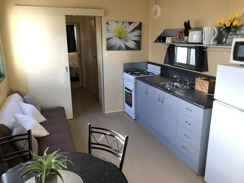 Rocks Retreat Cabin - Dolphin - Accommodation Bookings 6