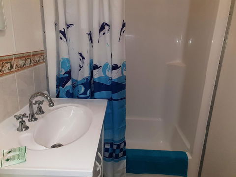 Rocks Retreat Cabin - Dolphin - Accommodation Bookings 9