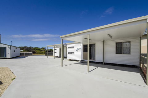 Rocks Retreat Cabin - Dolphin - Accommodation Bookings 0