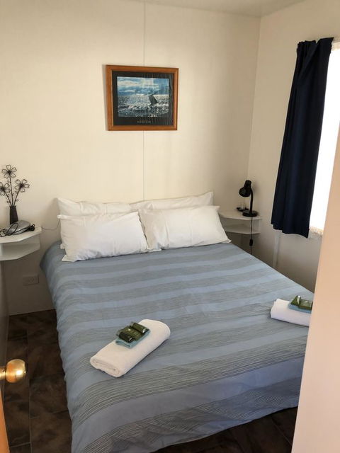 Rocks Retreat Cabin - Dolphin - Accommodation Bookings 5