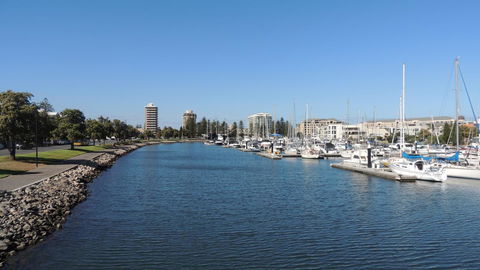 Glenelg - Marina Retreat - Accommodation Bookings 3