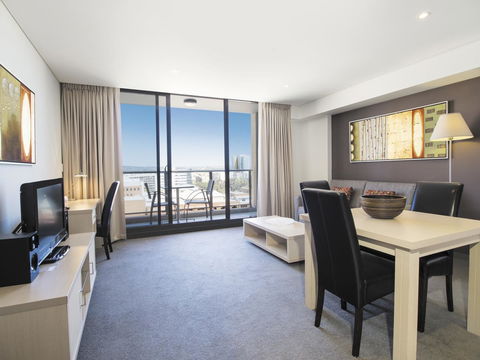 Oaks Adelaide Horizons Suites - Accommodation Bookings 3