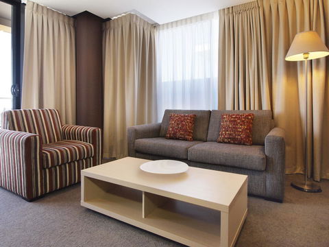 Oaks Adelaide Horizons Suites - Accommodation Bookings 14
