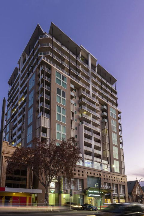 Oaks Adelaide Embassy Suites - Accommodation Bookings 9