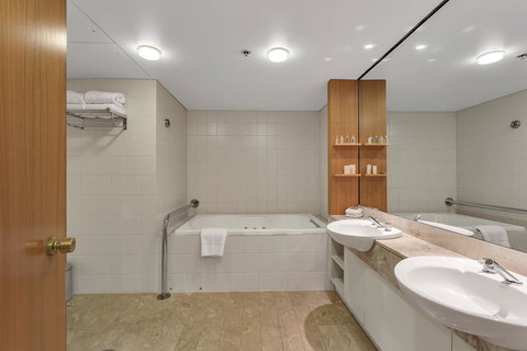 Stamford Plaza Adelaide - Accommodation Bookings 29