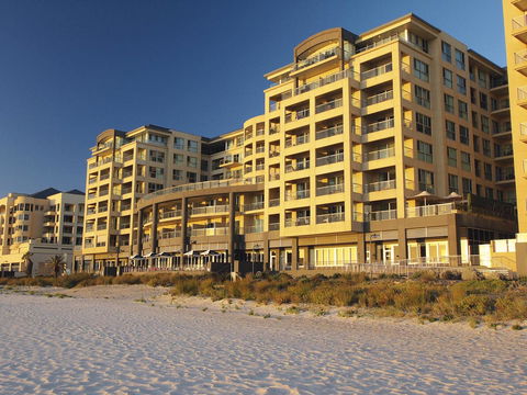Oaks Glenelg Plaza Pier Suites - Accommodation Bookings 1