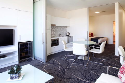 Adelaide Rockford - Accommodation Bookings 23