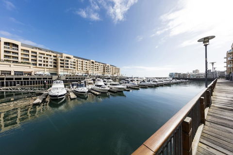 Oaks Glenelg Liberty Suites - Accommodation Bookings 15