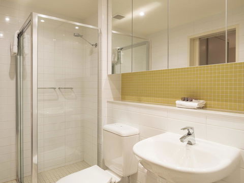 Oaks Glenelg Liberty Suites - Accommodation Bookings 23