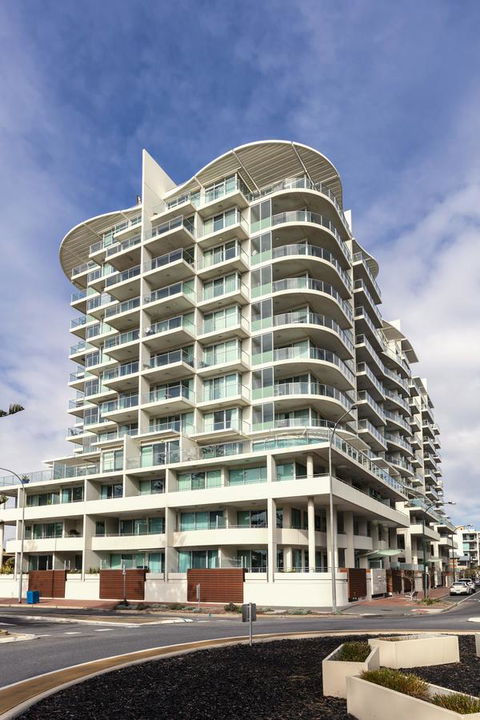 Oaks Glenelg Liberty Suites - Accommodation Bookings 1