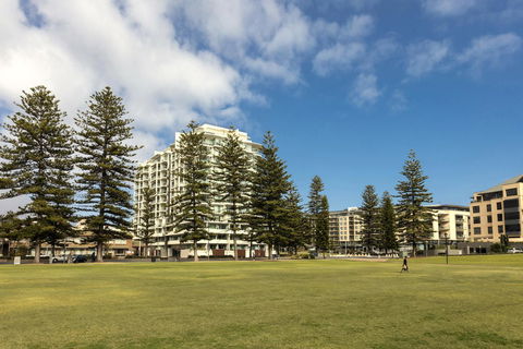 Oaks Glenelg Liberty Suites - Accommodation Bookings 10