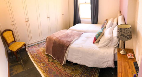 Inglenook Cottage - Accommodation Bookings 24