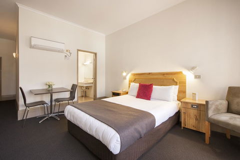 Adelaide Paringa - Accommodation Bookings 13