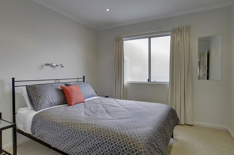 Tasman Beachside Apartment - Accommodation Bookings 8