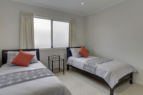 Tasman Beachside Apartment - Accommodation Bookings 9
