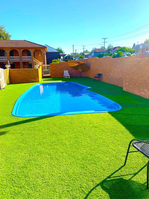 Cumberland Motor Inn - Accommodation Bookings 11