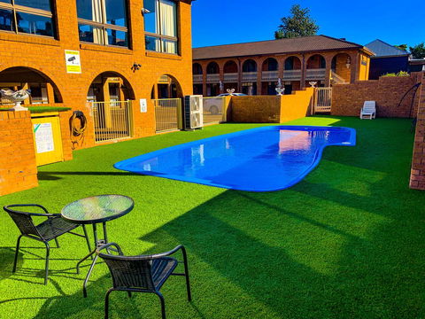 Cumberland Motor Inn - Accommodation Bookings 2