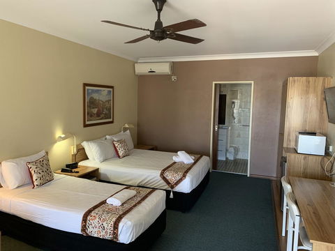 Cumberland Motor Inn - Accommodation Bookings 13
