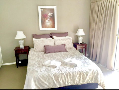 Superb Townhouse In North Adelaide - Accommodation Bookings 2