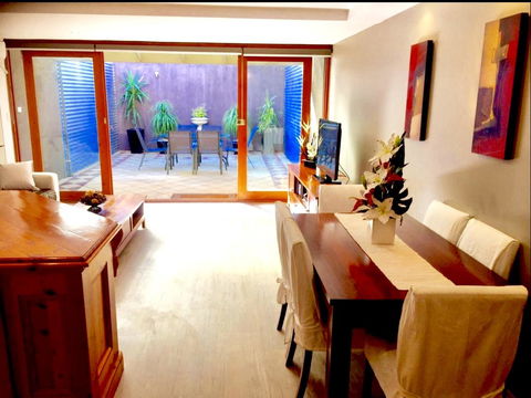 Superb Townhouse In North Adelaide - Accommodation Bookings 9