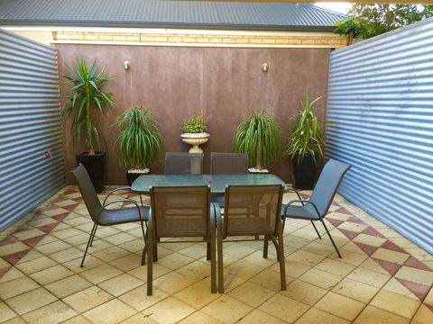 Superb Townhouse In North Adelaide - Accommodation Bookings 21