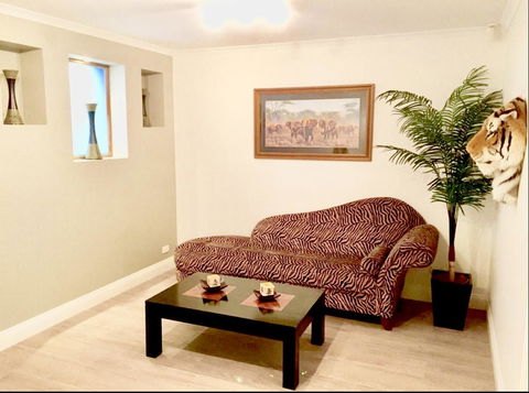 Superb Townhouse In North Adelaide - Accommodation Bookings 8