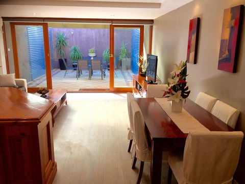 Superb Townhouse In North Adelaide - Accommodation Bookings 20