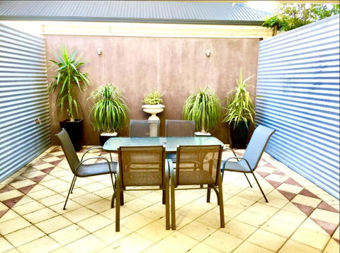 Superb Townhouse In North Adelaide - Accommodation Bookings 10