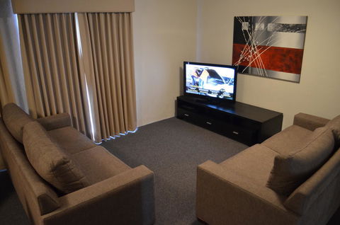 Arkana Motor Inn & Terrace Apartments - Accommodation Bookings 4