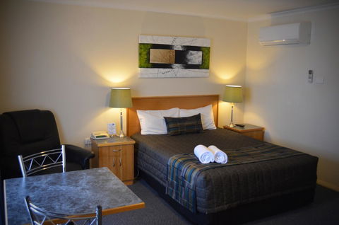 Arkana Motor Inn & Terrace Apartments - Accommodation Bookings 0