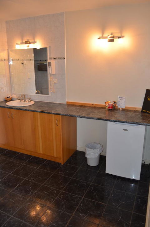 Arkana Motor Inn & Terrace Apartments - Accommodation Bookings 37