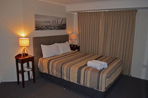 Arkana Motor Inn & Terrace Apartments - Accommodation Bookings 1