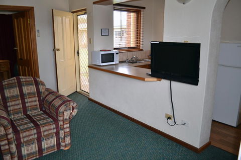 Arkana Motor Inn & Terrace Apartments - Accommodation Bookings 35
