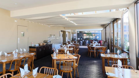 Bay Motel Hotel - Accommodation Bookings 9