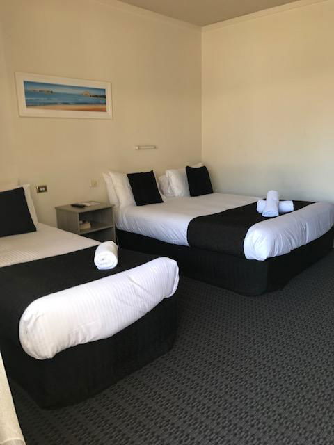 Bay Motel Hotel - Accommodation Bookings 4