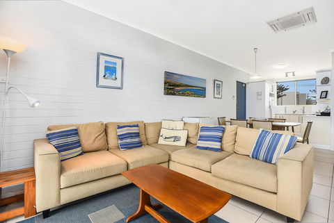 The Dolphins Beachfront Apartments - Accommodation Bookings 11