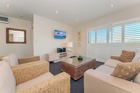 Pacific Blue 278-265 Sandy Pt Rd- Dual Key Access, Wifi, Linen And Air Conditioning - Accommodation Bookings 4