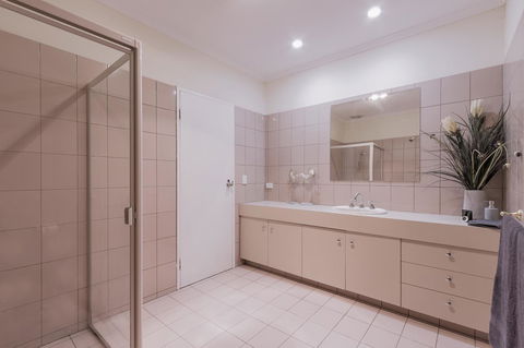 Adelaide Style Accommodation-Close To City-North Adelaide-3 Bdrm- FREE Parking - Accommodation Bookings 31