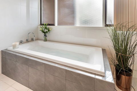 Adelaide Style Accommodation-Close To City-North Adelaide-3 Bdrm- FREE Parking - Accommodation Bookings 2