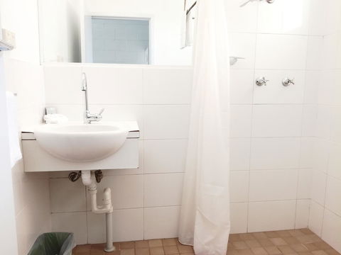 Arcadia Motel - Accommodation Bookings 13