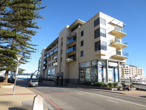 Lights Landing Apartments - Accommodation Bookings 1