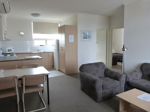 Glenelg Holiday Apartments - Corfu - Accommodation Bookings 9