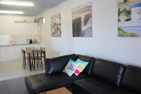 Seaview Sunset Holiday Apartments - Accommodation Bookings 8