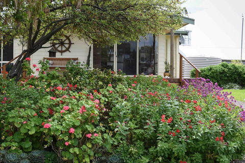 Admirals Inn - Accommodation Bookings 17