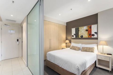 Pier Luxury Apartments - Accommodation Bookings 9