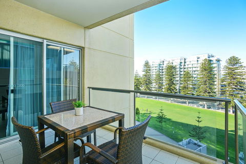 Pier Luxury Apartments - Accommodation Bookings 26