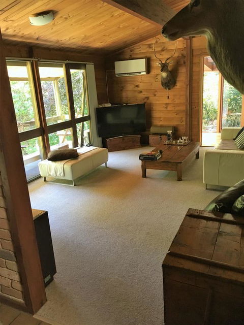 Hilltop - Accommodation Bookings 3