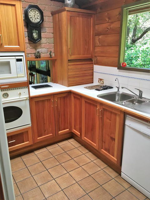 Hilltop - Accommodation Bookings 5